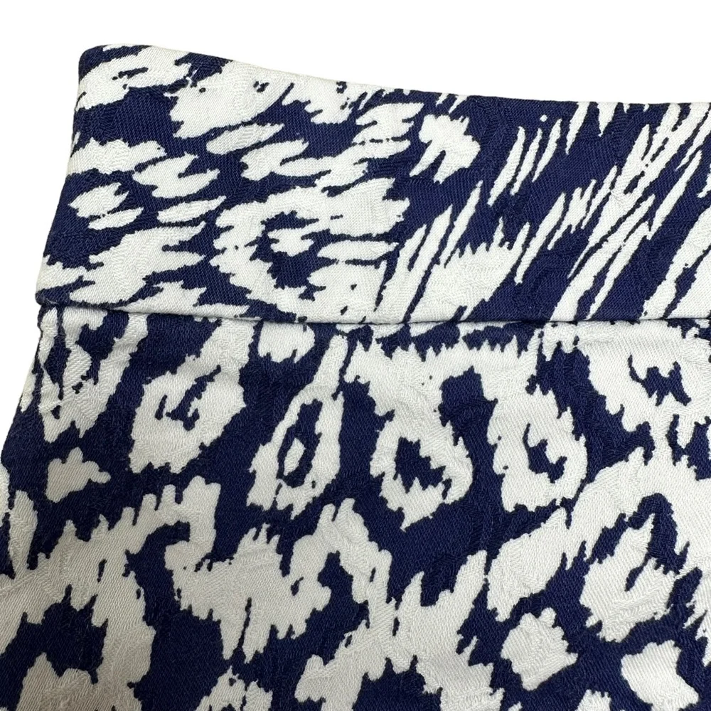 Lilly Pulitzer Kelly Shorts Size 4  Bright Navy Pineapple Party Coastal Beach - Picture 7 of 10